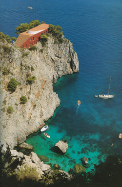 <b>A creek with  crystal waters of Capri</b>