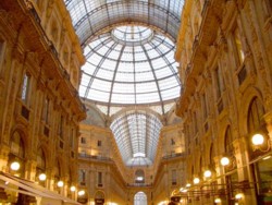 <b>Galleria Vittorio Emanuele II by night</b>
