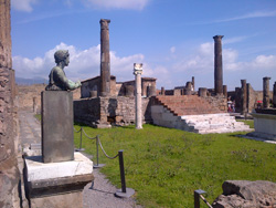 <b>Statua in bronzo di Diana a Pompei</b>