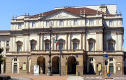 <b> The famous teatre La Scala</b> 