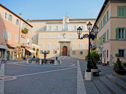 <b>Piazza Libertà  square in Castelgandolfo</b>