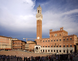 <b> Piazza del campo square in Siena</b>